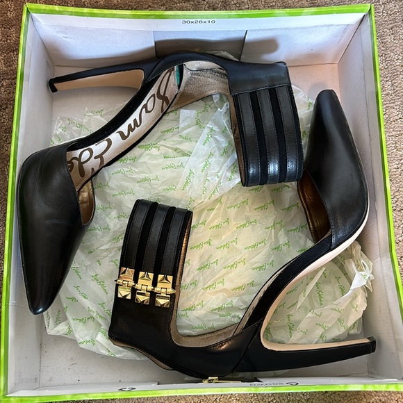 Black and gold heels - Picture 2 of 3